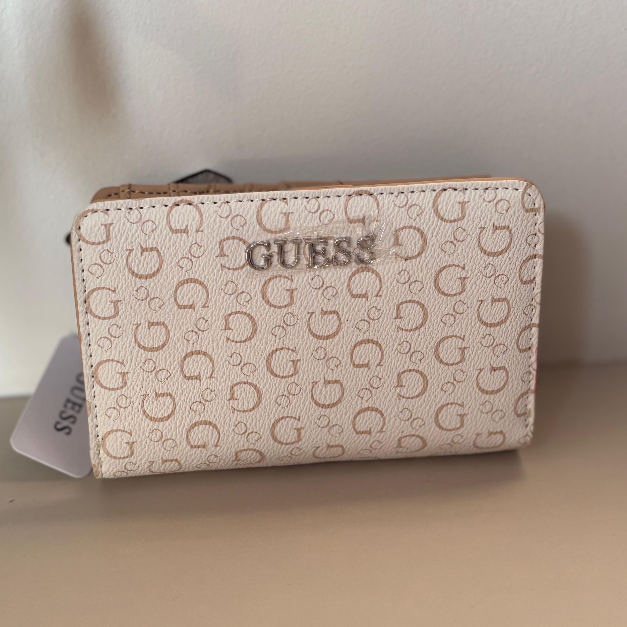 BILLETERA GUESS CREMA - 1