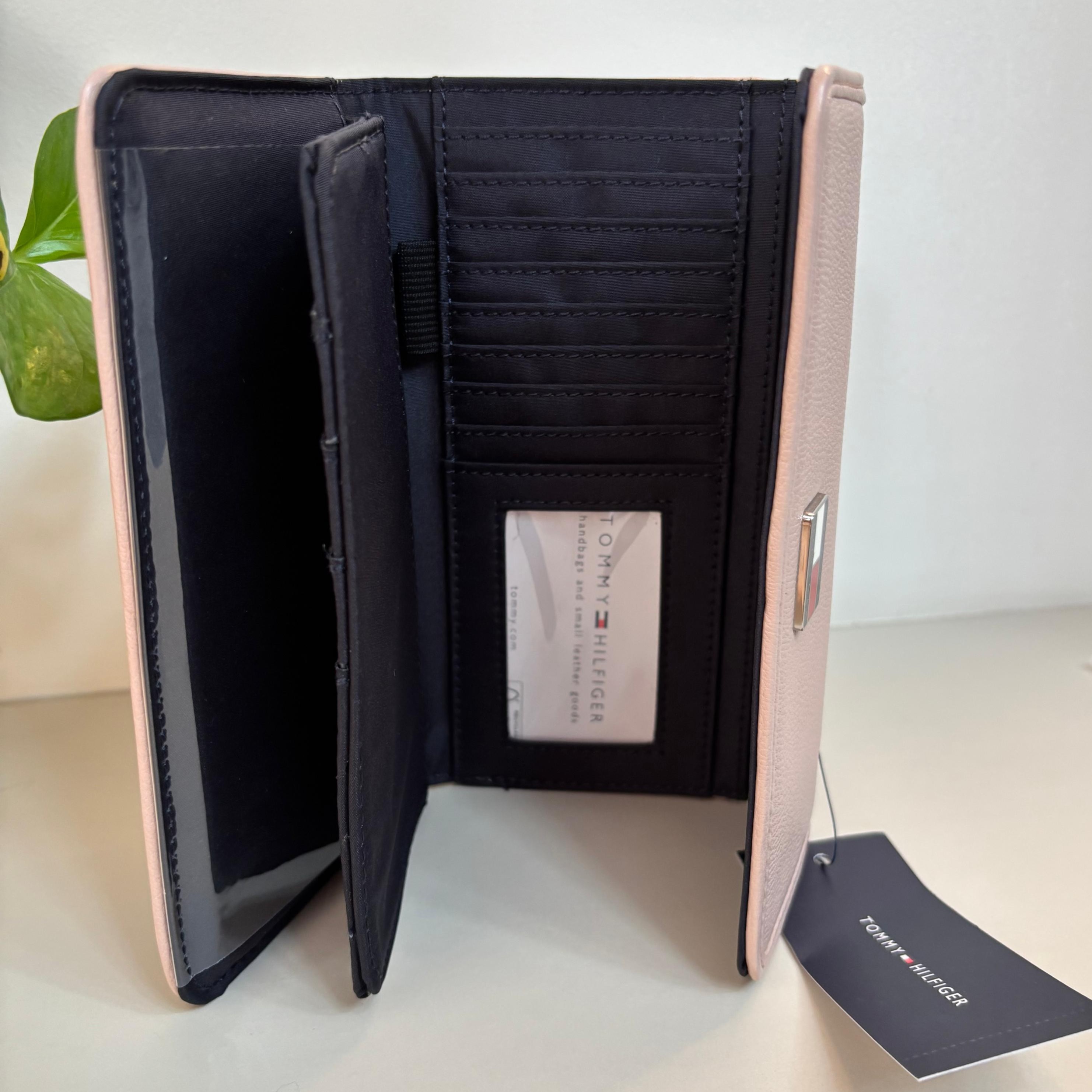 BILLETERA TOMMY HILFIGER PALO ROSA - 2