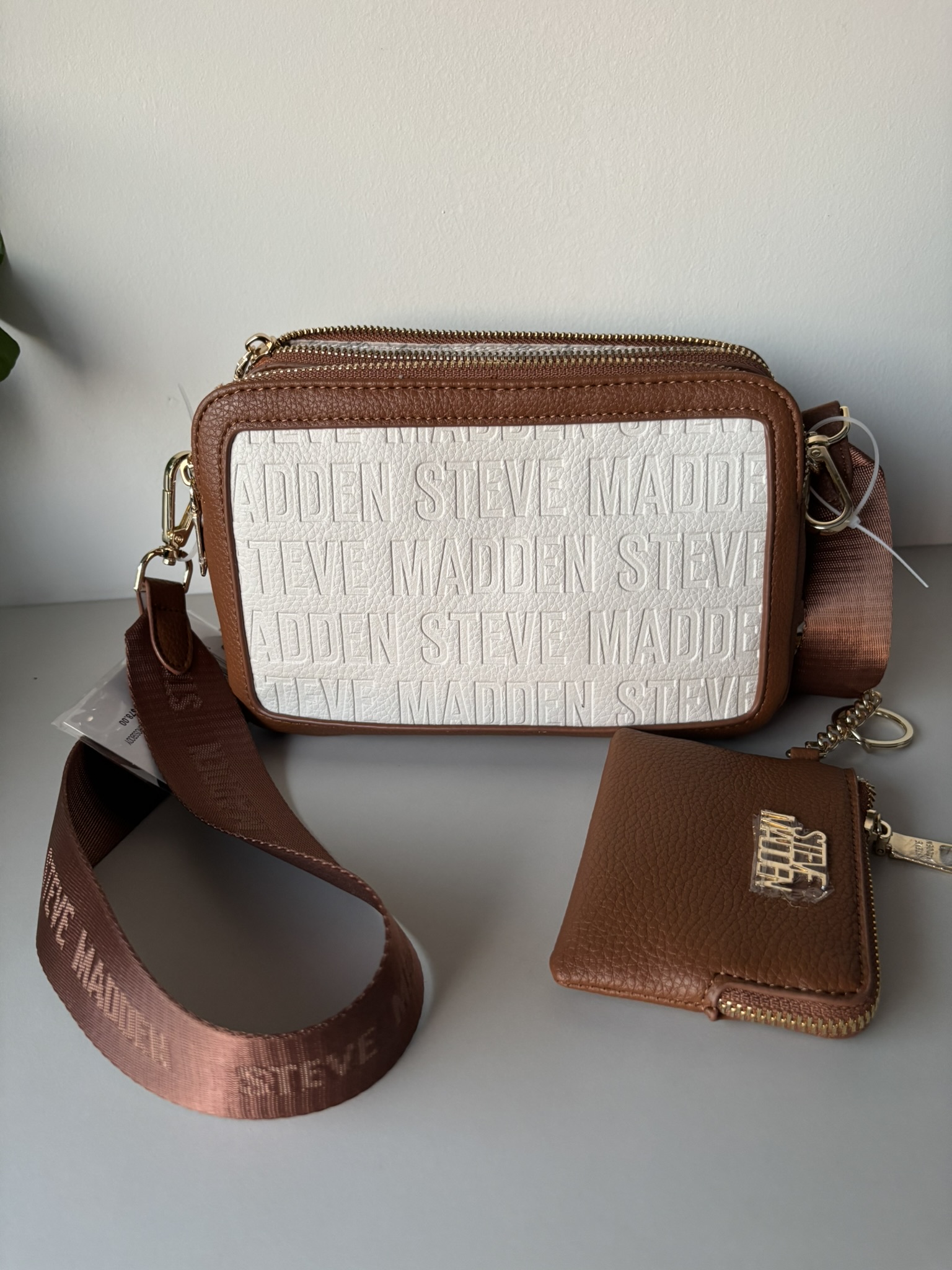 CARTERA STEVE MADDEN - 4