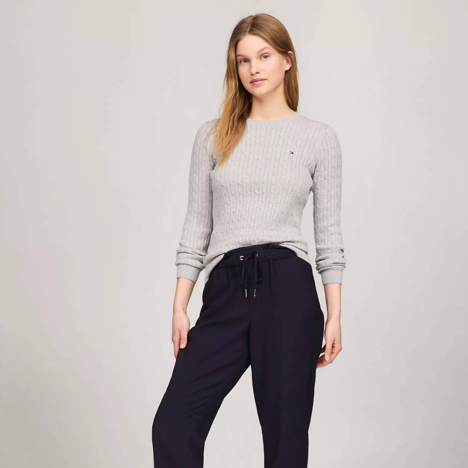 SUETER PARA MUJER TOMMY HILFIGER DE PUNTO TRANZADO PLOMO - 2