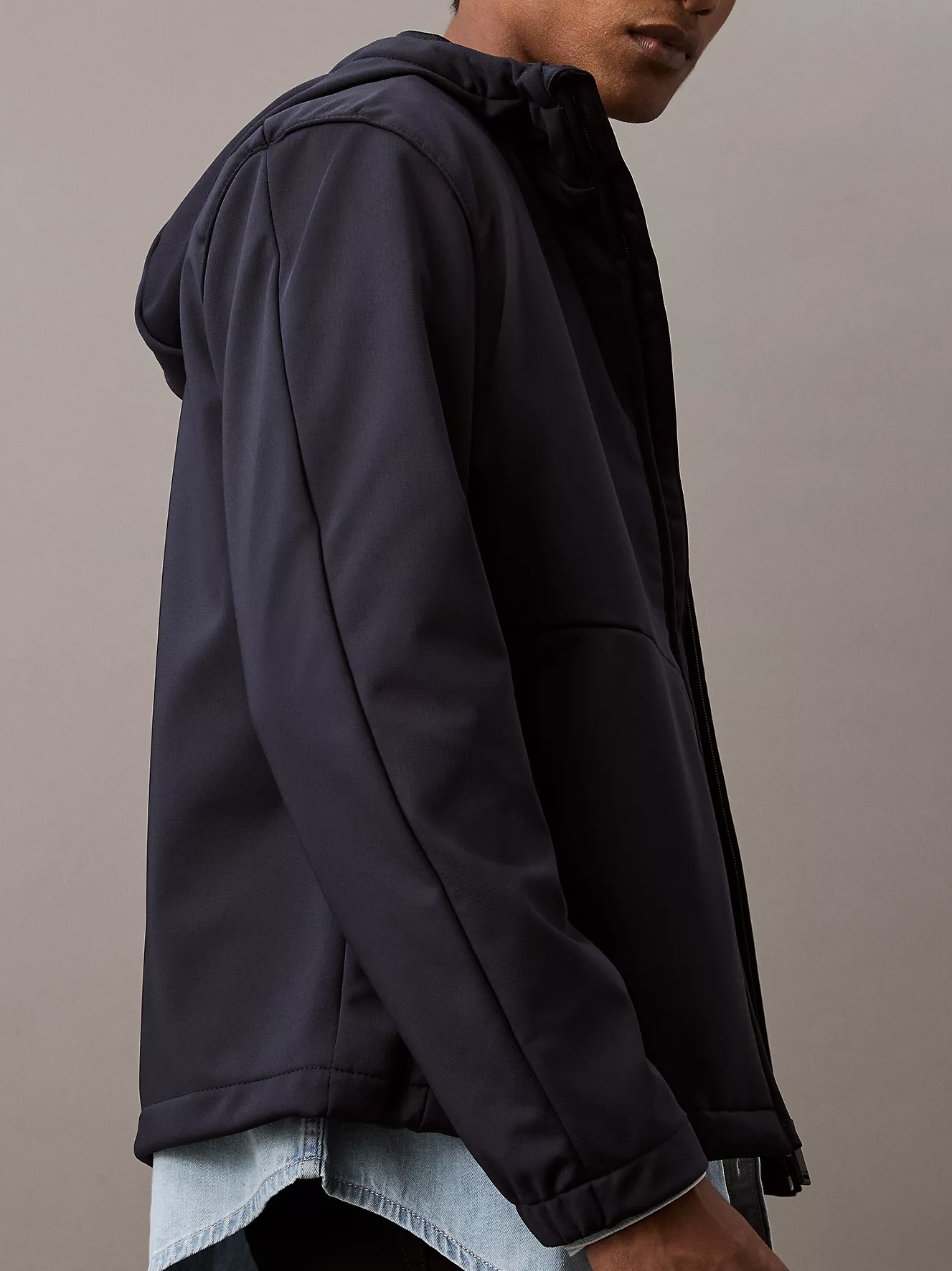 CALVIN KLEIN CHAQUETA SOFT SHELL FORRADA - 3