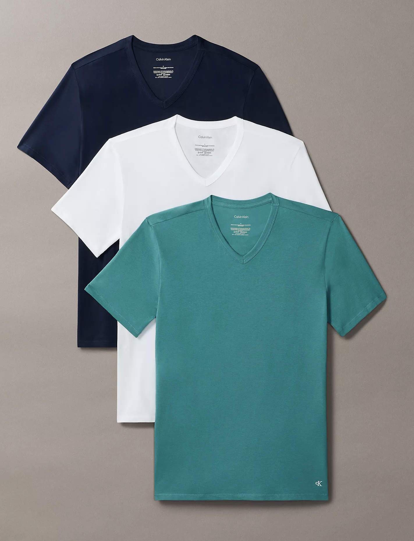 CALVIN KLEIN PACK DE 3 CAMISETAS DE ALGODÓN ELÁSTICO CON CUELLO EN V Y CORTE AJUSTADO - 1