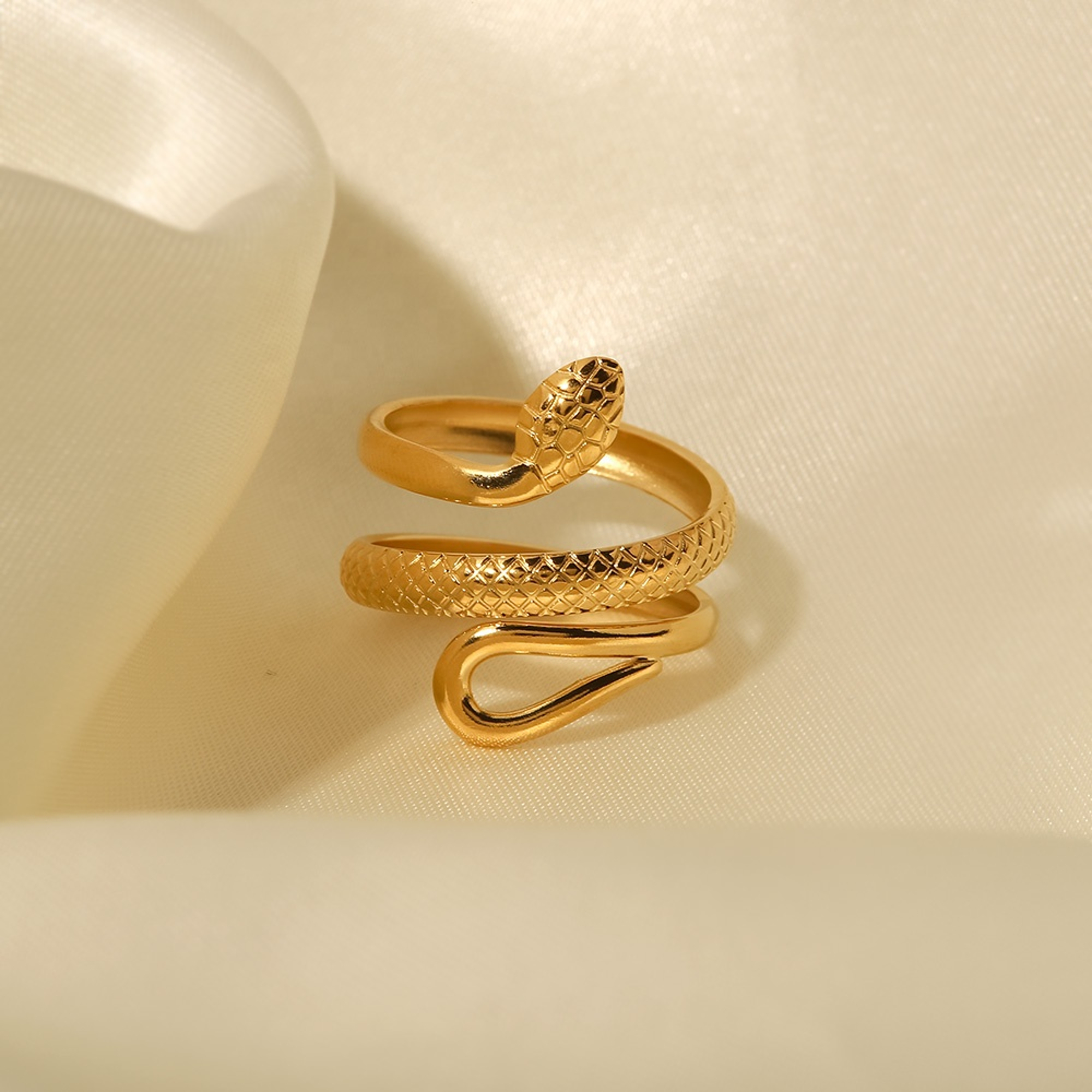 ANILLO SERPENTE PARA MUJER EN ACERO DORADO - 2