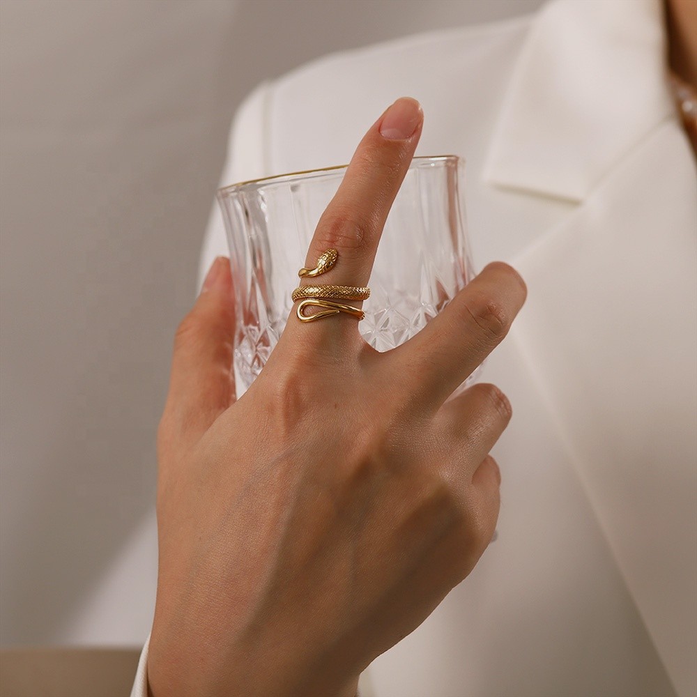 ANILLO SERPENTE PARA MUJER EN ACERO DORADO - 3
