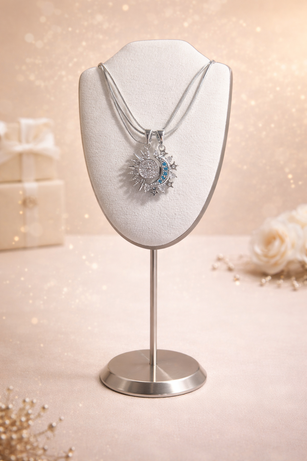 COLLAR DÚO CELESTIAL SOL Y LUNA - ACABADO PLATEADO - 2