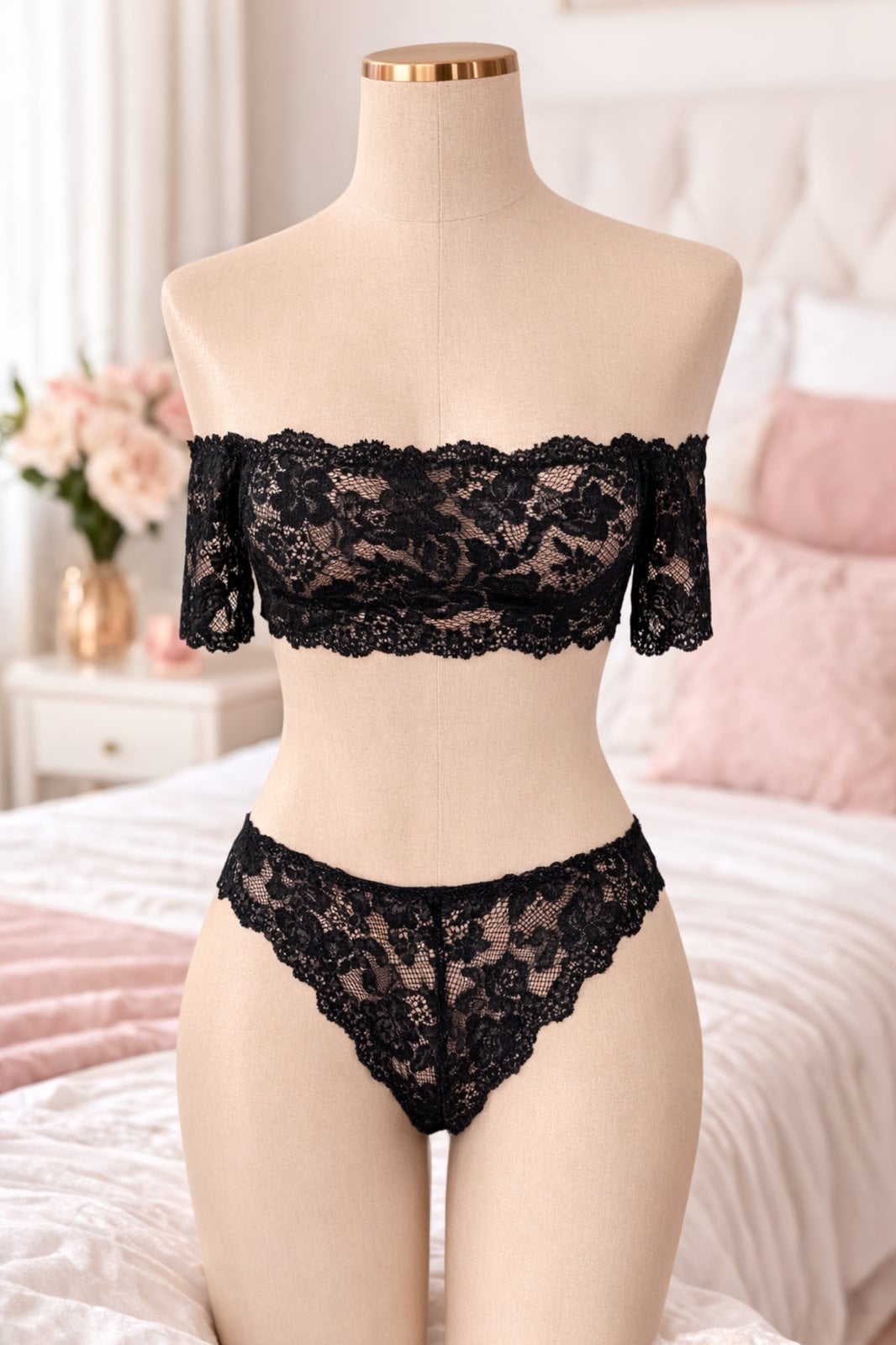 CONJUNTO DE ENCAJE “BLACK MUSE” TOP BARDOT Y BIKINI CON DETALLES FLORALES - 1