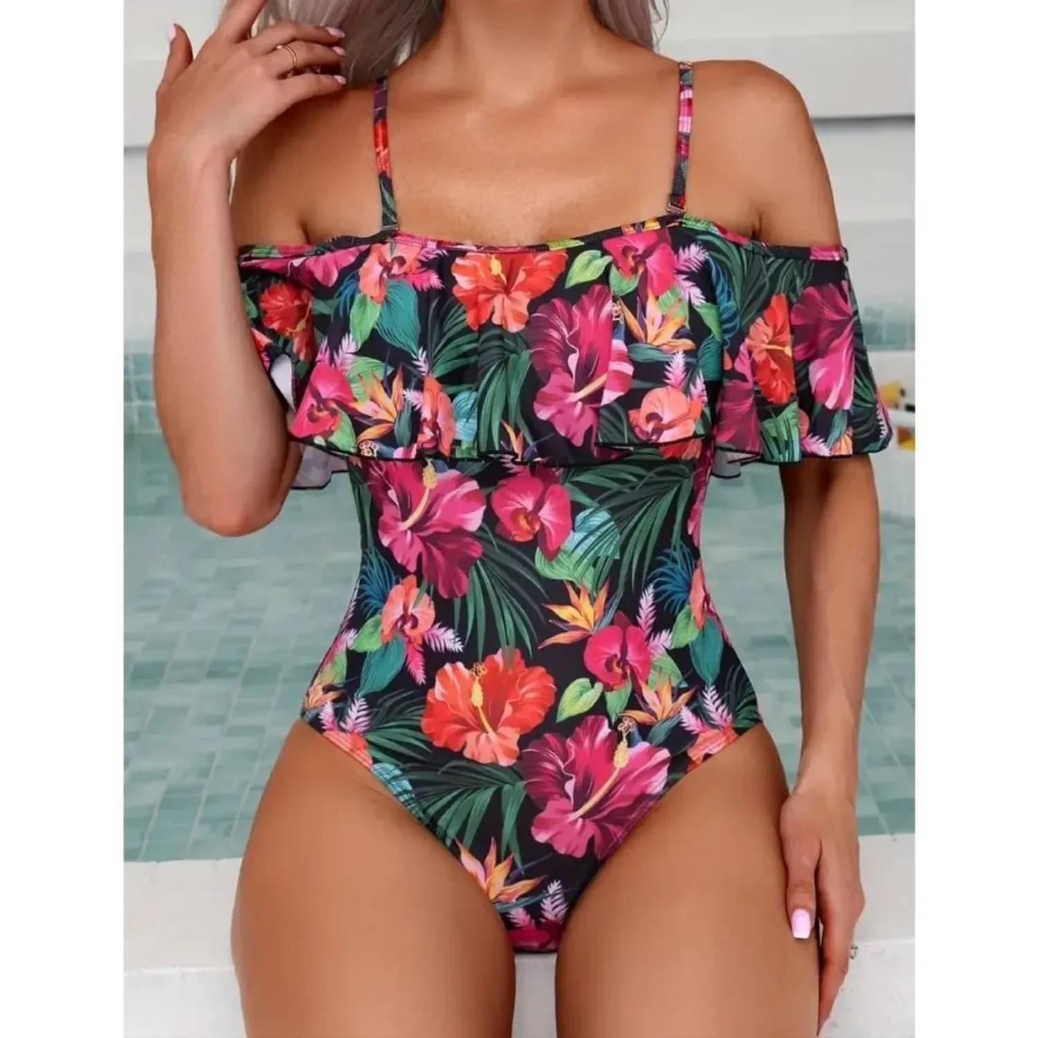 PUERTO MELÓN | TRAJE DE BAÑO FLORAL RUMBERA DE UNA PIEZA - CONTIENE FORRO INTERNO Y COPA - 1