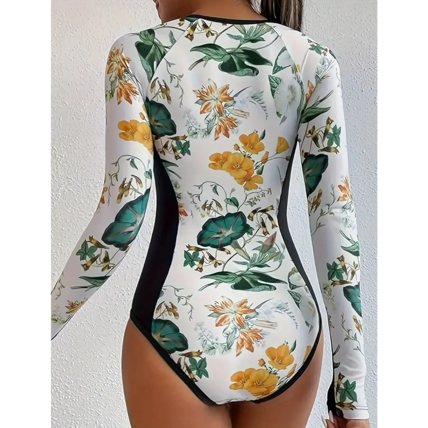 PUERTO MELÓN | TRAJE DE BAÑO MANGA LARGA VERDE CON NEGRO FLORAL - INCLUYE COPA Y FORRO INTERNO - 2