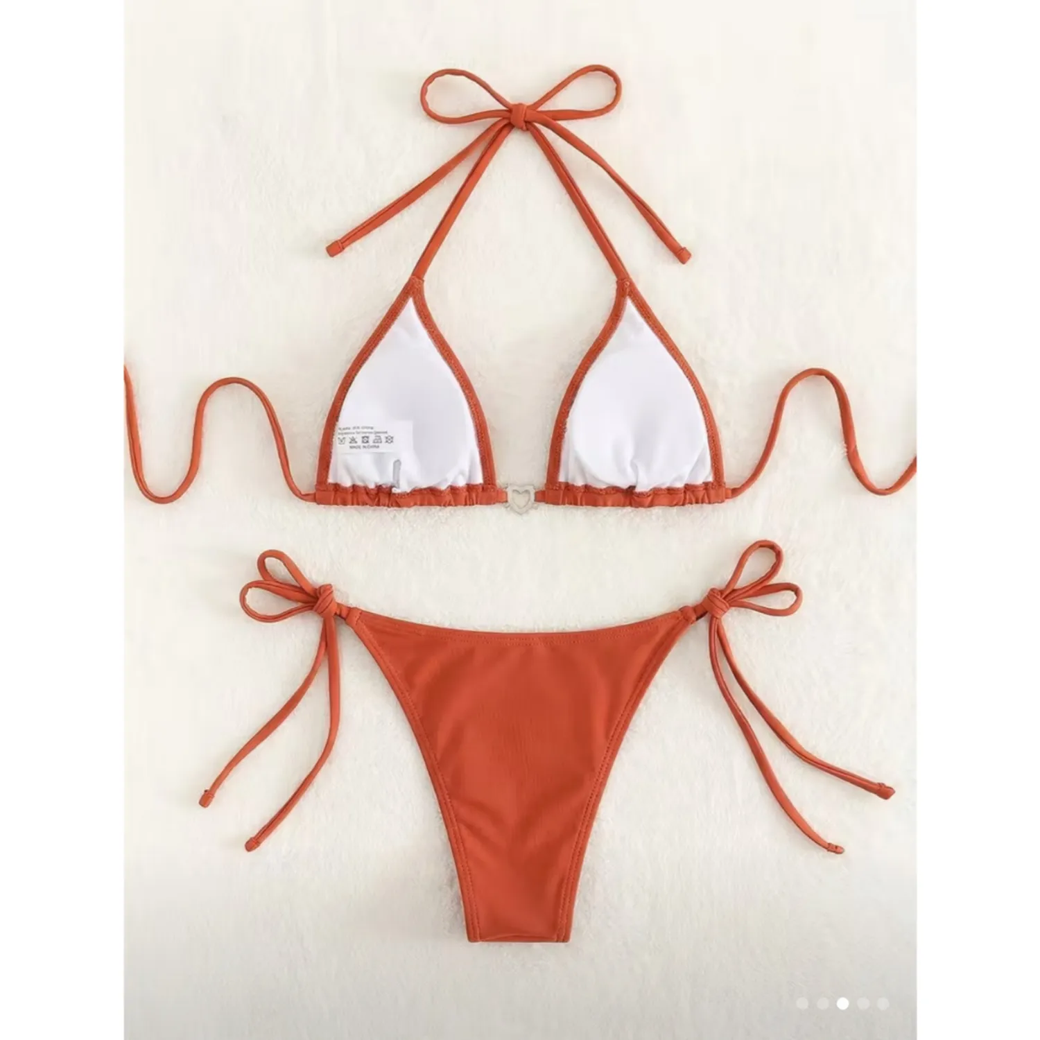 PUERTO MELÓN | BIKINI COLOR LACRE CON TIRAS REGULABLE - INCLUYE FORRO INTERNO Y COPAS - 2