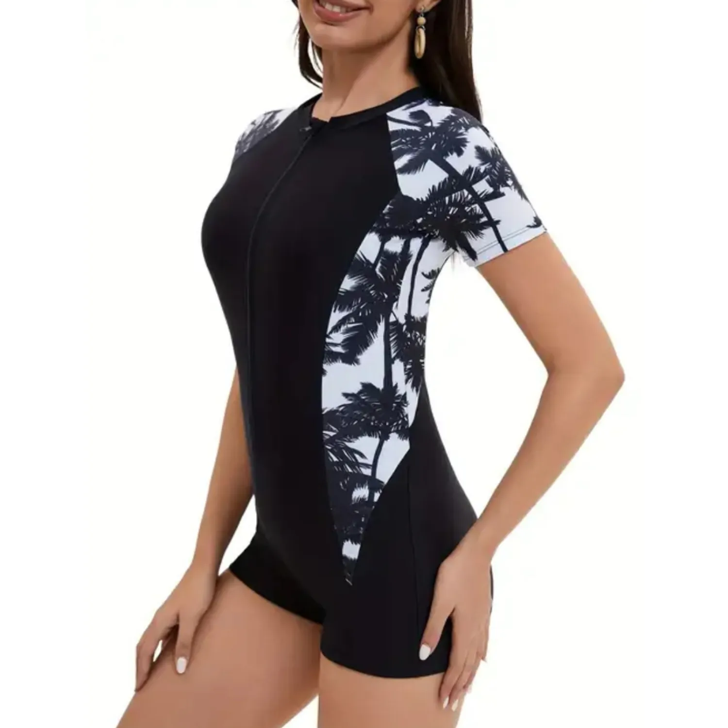 PUERTO MELÓN | TRAJE DE BAÑO DE UNA PIEZA CON SHORT COLOR NEGRO CON BLANCO - INCLUYE COPA Y FORRO INTERNO - 1