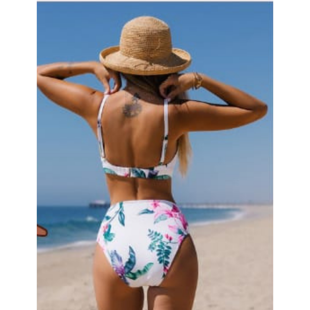PUERTO MELÓN | BIKINI TIRO ALTO BLANCO CON ESTAMPADO FLORAL - INCLUYE COPA Y FORRO INTERNO - 3