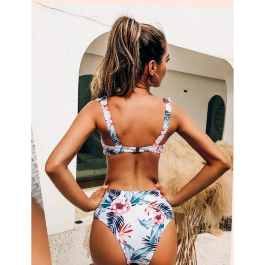 PUERTO MELÓN | BIKINI BLANCO FLORA CON COPA Y FORRO INTERNO - 2