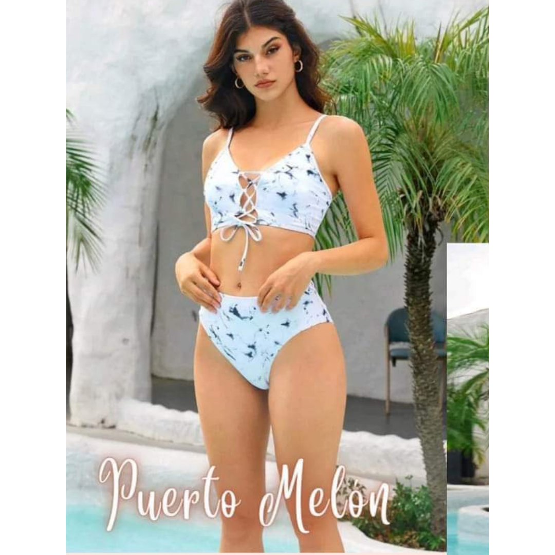 PUERTO MELÓN | BIKINI BLANCO ACELESTADO ESTAMPADO CON COPA Y FORRO INTERNO - 1