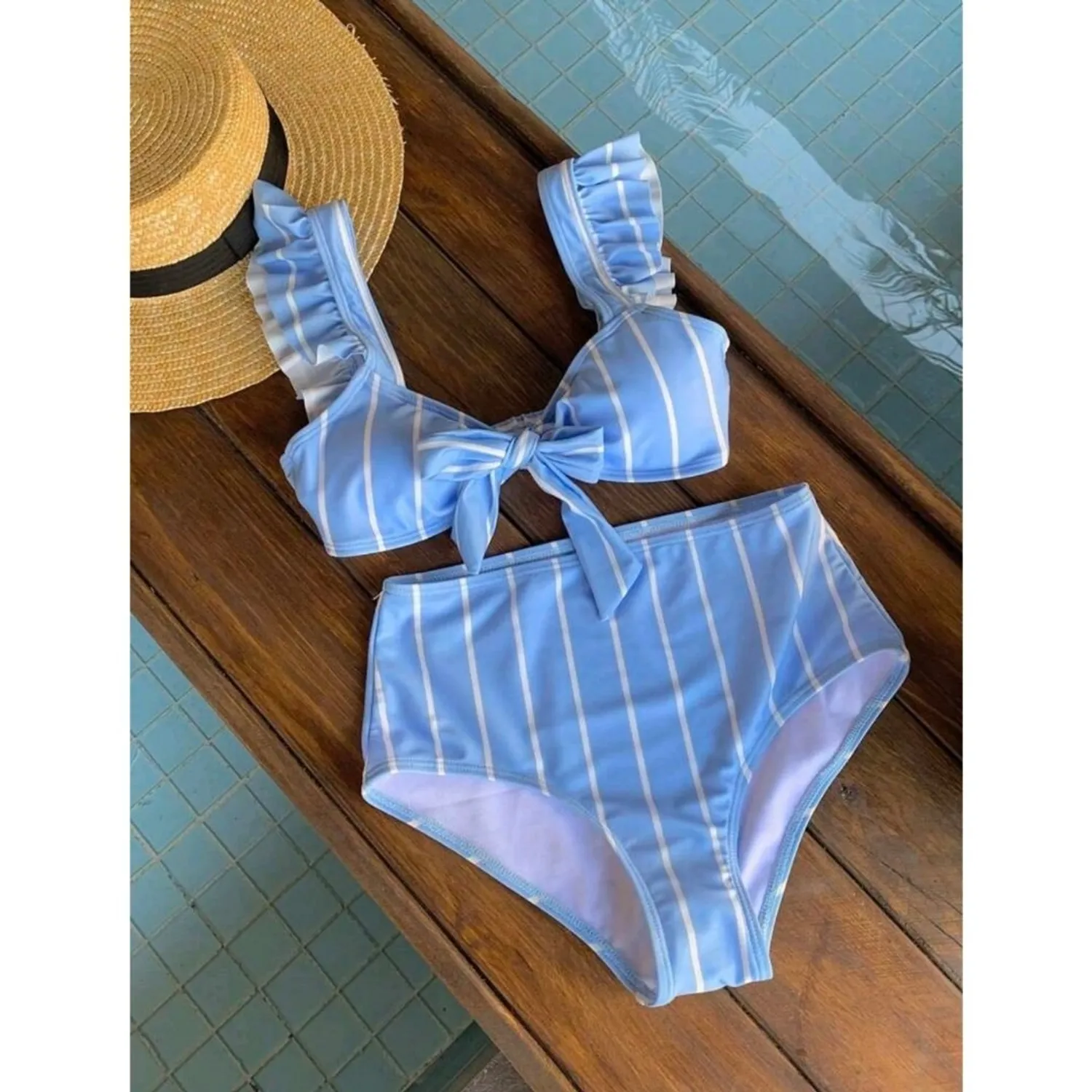 PUERTO MELÓN | BIKINI CELESTE TIRO ALTO CON COPA Y FORRO INTERNO - 2
