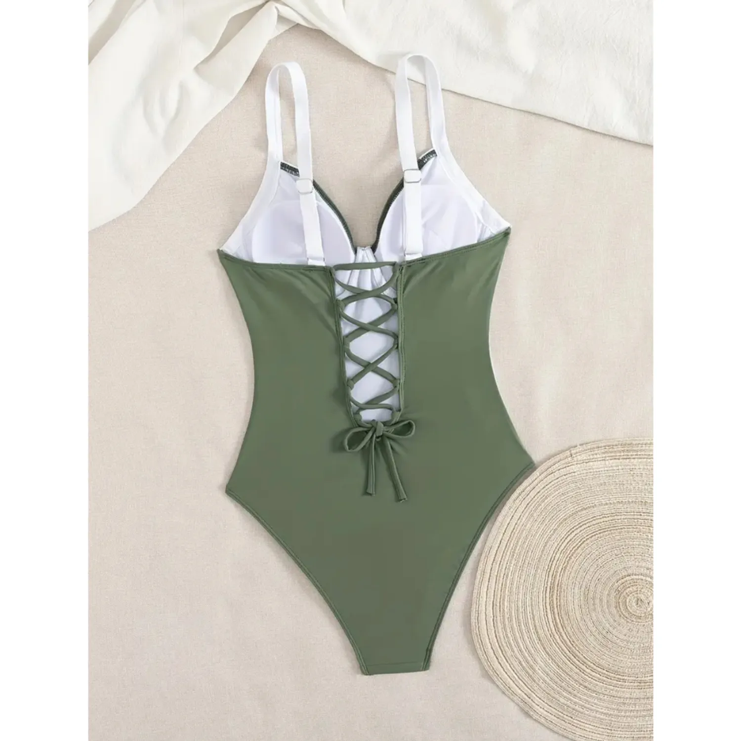 PUERTO MELÓN | TRAJE DE BAÑO ENTERIZO VERDE CON BLANCO CON CONTROL DE ABDOMEN - INCLUYE COPA, ARO Y FORRO INTERNO - 2
