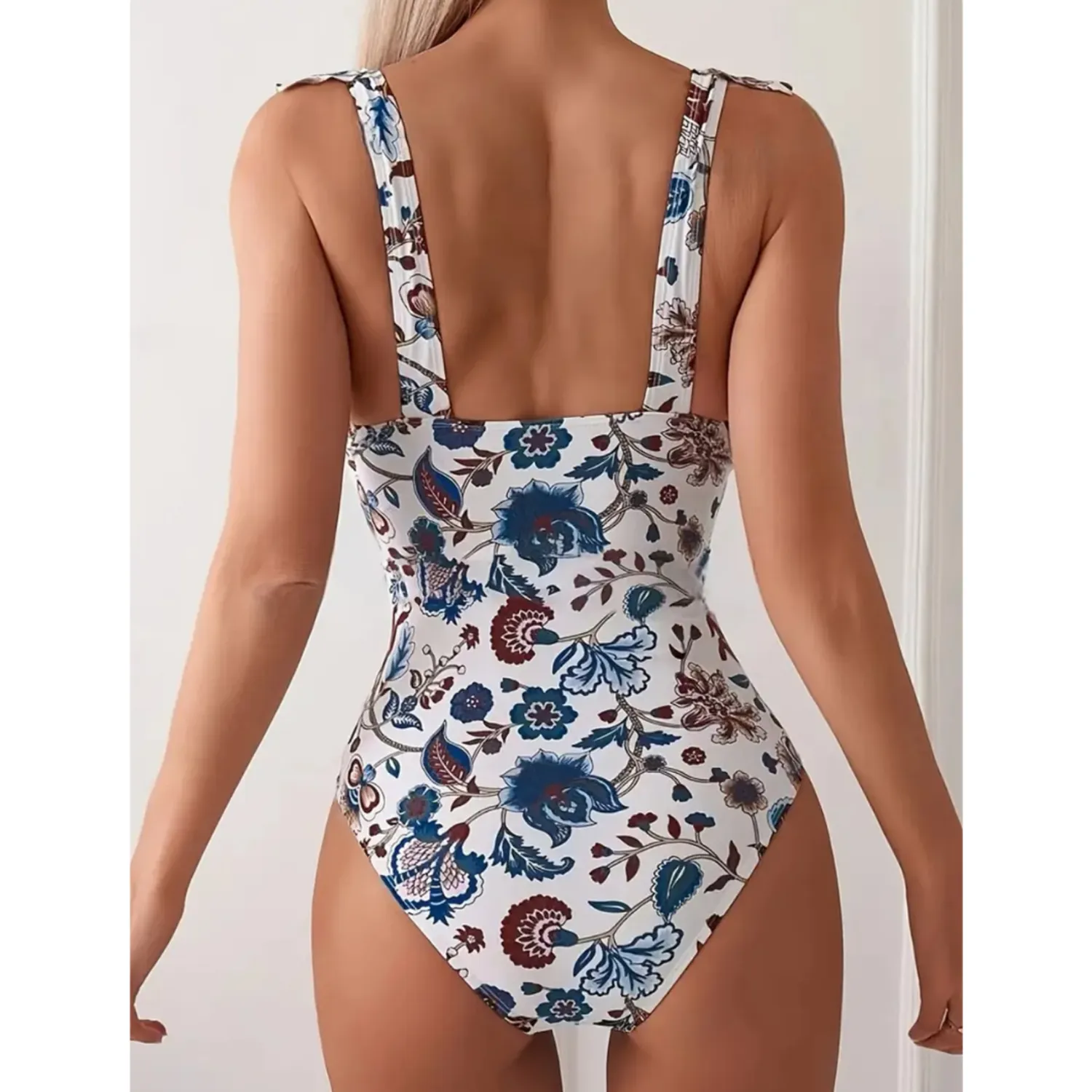 PUERTO MELÓN | TRAJE DE BAÑO ENTERIZO BLANCO FLORAL CON COPA Y FORRO INTERNO - 2