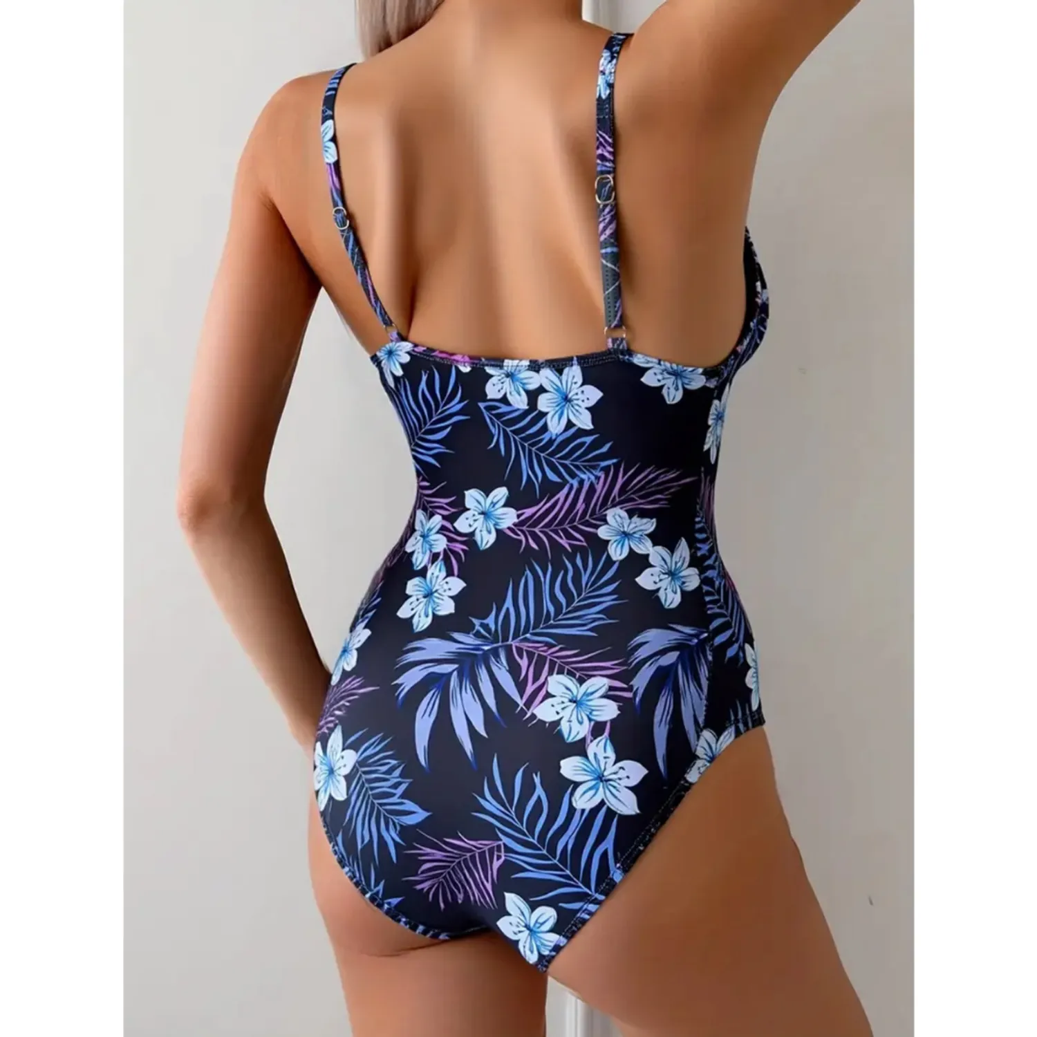 PUERTO MELÓN | TRAJE DE BAÑO ENTERIZO AZUL FLORAL CON COPA Y FORRO INTERNO - 2