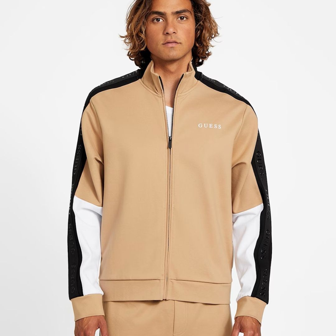 CASACA GUESS HOMBRE MATEO COLOR-BLOCK BEIGE NEGRO CON LOGOTIPO EN LAS MANGAS - 1
