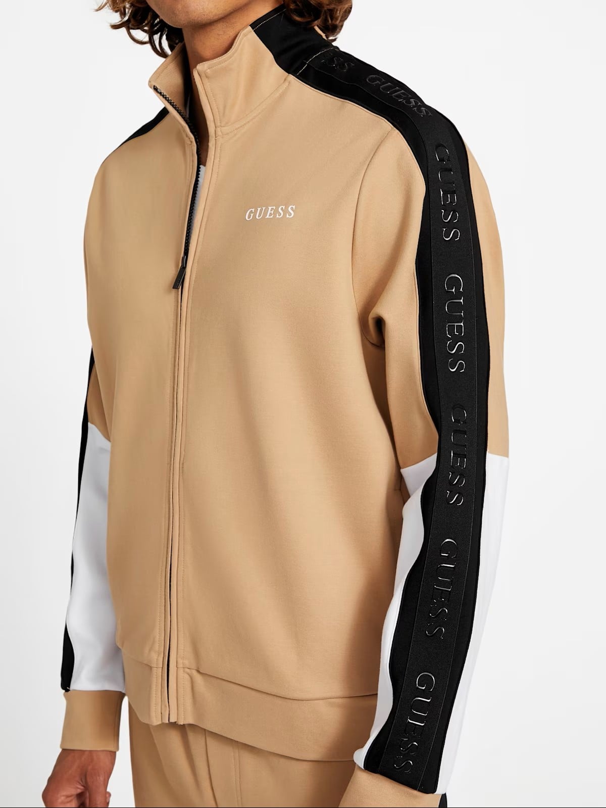 CASACA GUESS HOMBRE MATEO COLOR-BLOCK BEIGE NEGRO CON LOGOTIPO EN LAS MANGAS - 3