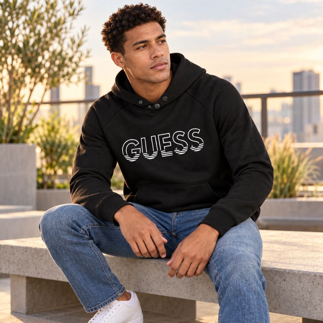 POLERA GUESS GABRIEL SCUBA HOODIE HOMBRE LOGOTIPO FRONTAL NEGRO BOLSILLO CANGURO - 4
