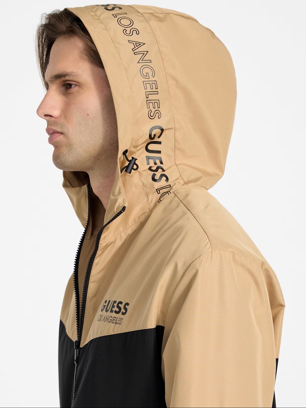 CASACA GUESS HOMBRE ECO NIRO CORTAVIENTO NEGRO BEIGE CON CAPUCHA ESTAMPADA - 3