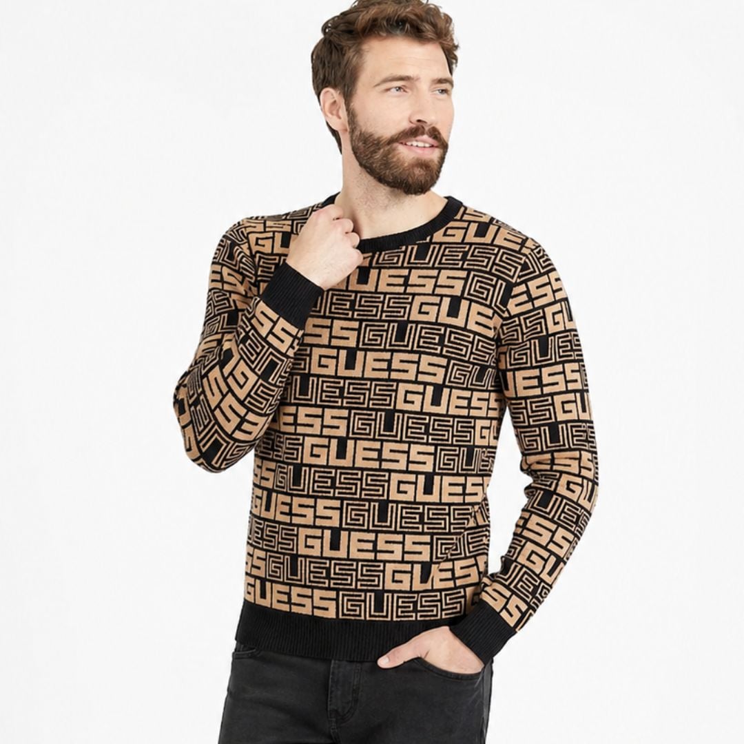 CHOMPA GUESS HOMBRE PACO LOGO MONOGRAMA REGULAR FIT CASUAL - 1