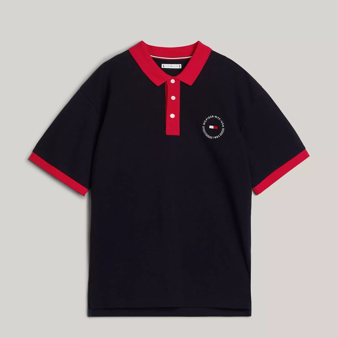 POLO TOMMY HILFIGER HOMBRE TEAM FLAG AZUL LOGOTIPO FRONTAL Y DISEÑO BANDERA POSTERIOR - 5