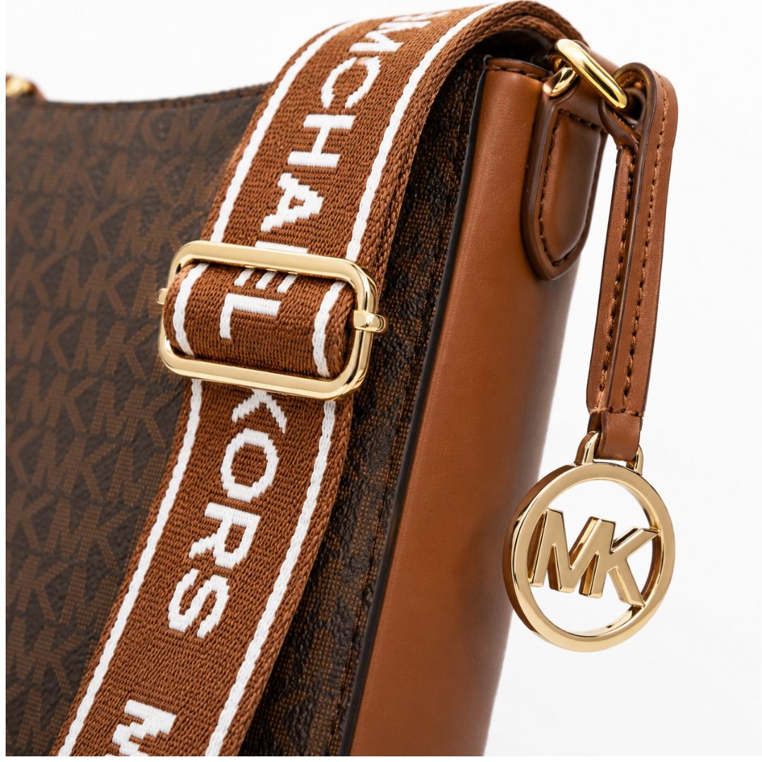 CARTERA MICHAEL KORS JET SET TRAVEL SIGNATURE LOGO MESSENGER CORREA LOGO CHARM MK - 5