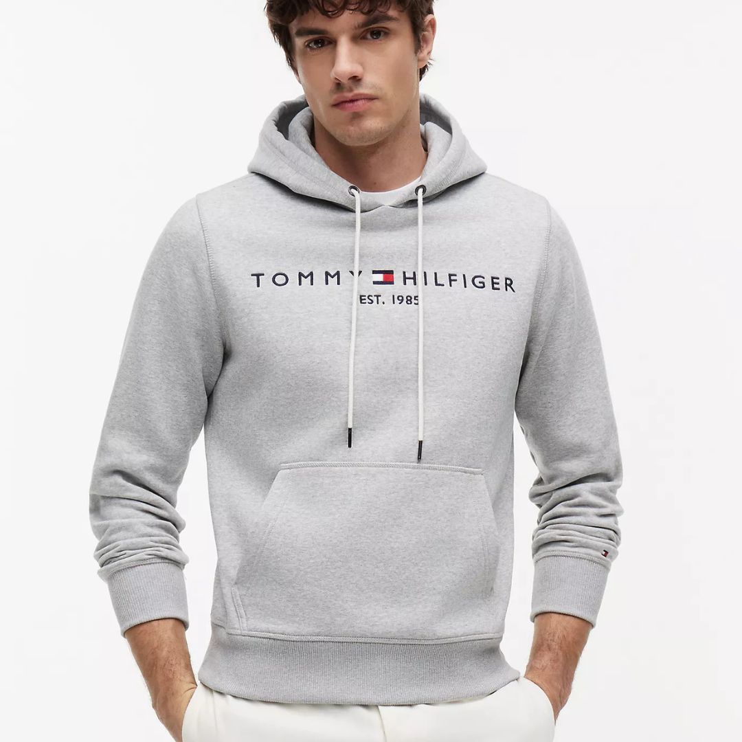 POLERA TOMMY HILFIGER HOMBRE LOGO BORDADO REGULAR FIT CON CAPUCHA - 1