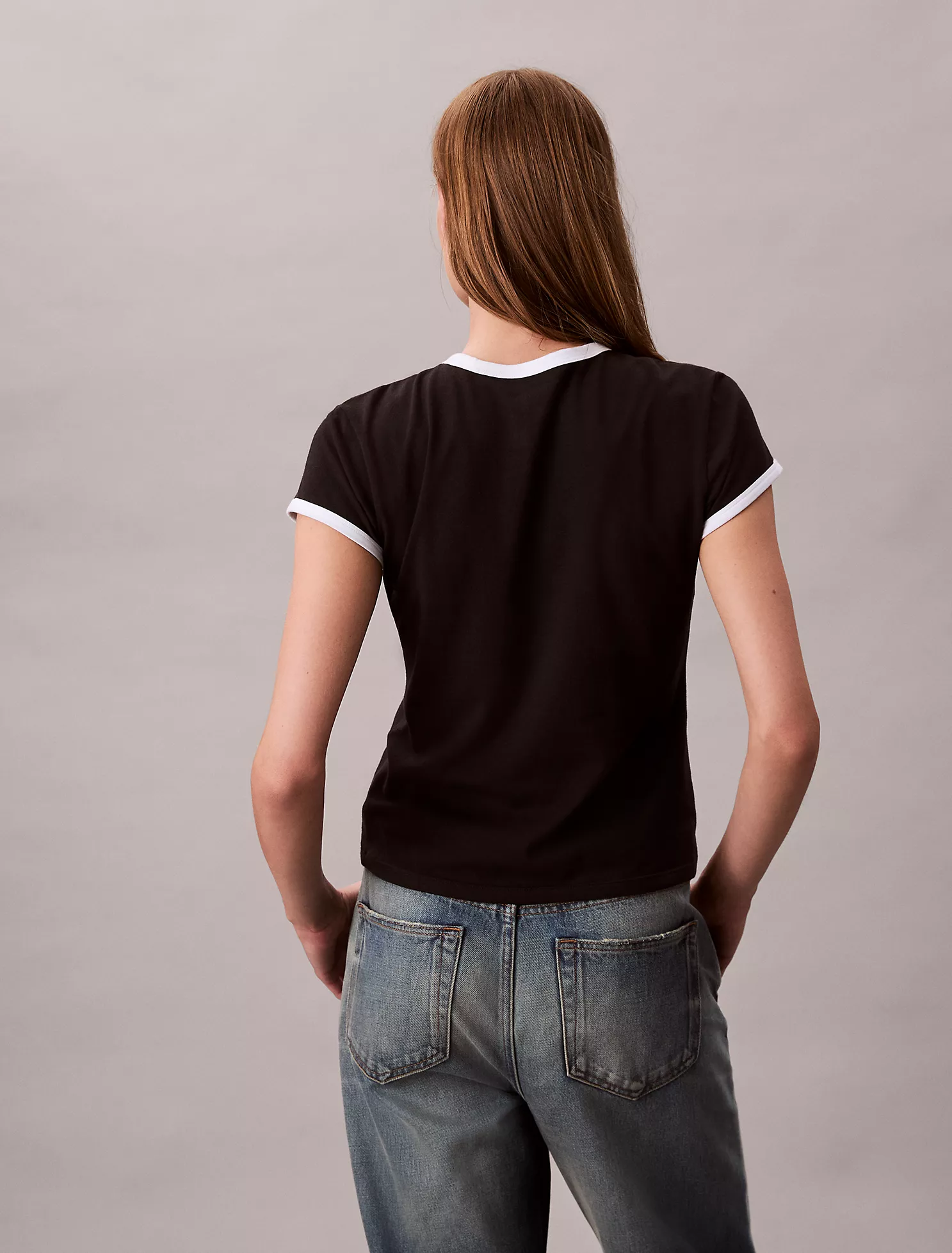 POLO CALVIN KLEIN MUJER LOGO 1968 SLIM FIT NEGRO MANGA CORTA - 3