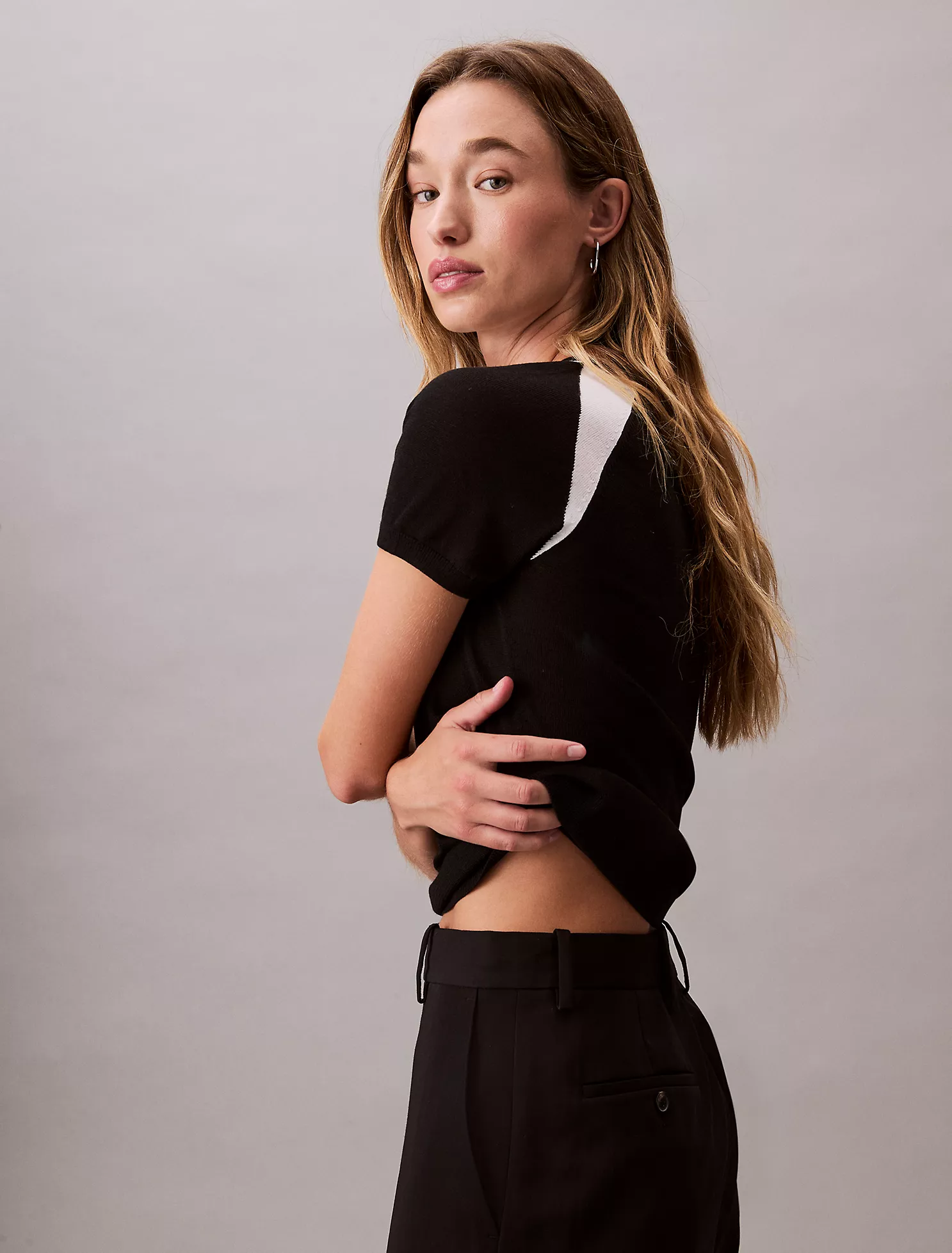 POLO CALVIN KLEIN MUJER SLIM FIT NEGRO MANGAS RAGLÁN LOGO TEJIDO - 3