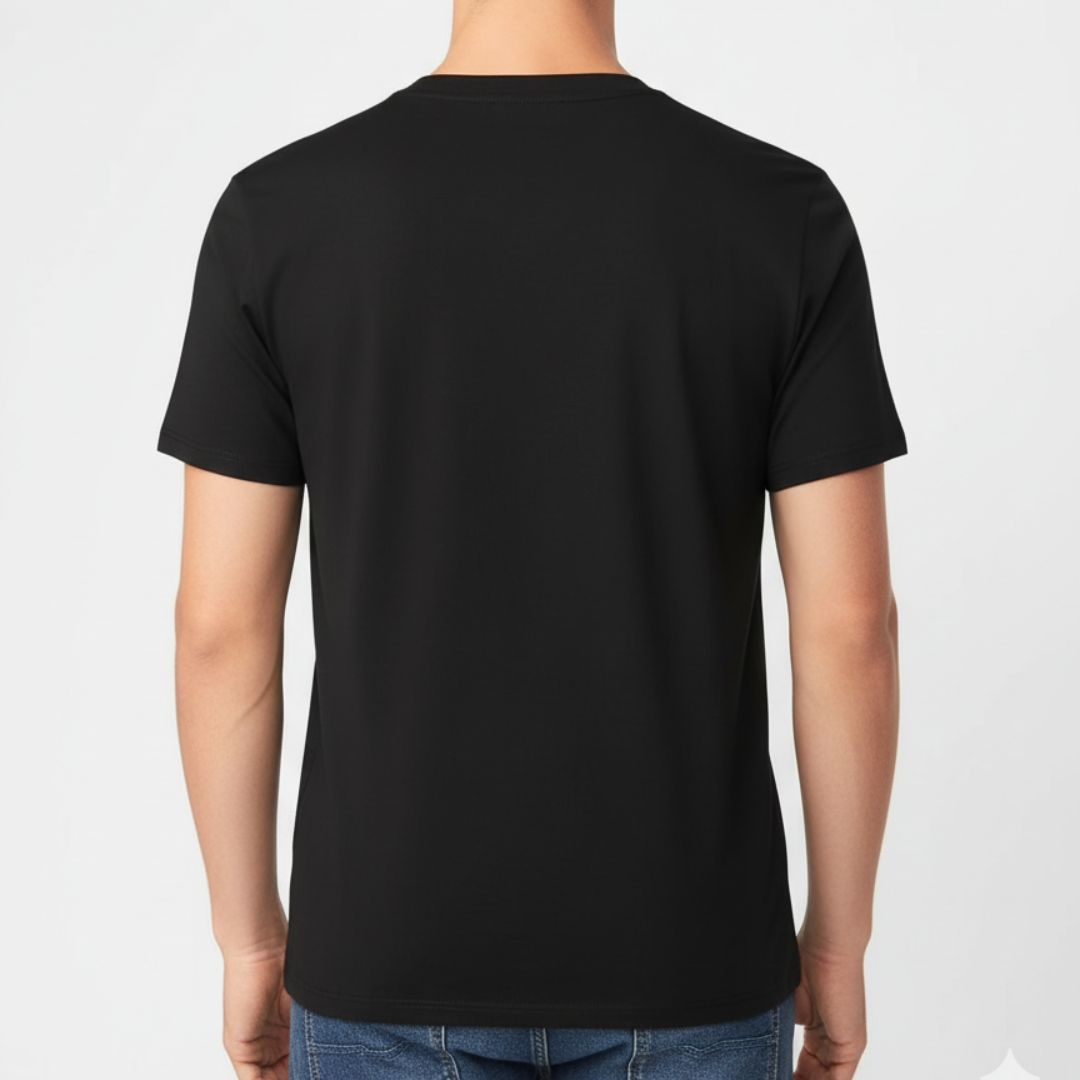POLO GUESS HOMBRE TAFT LOGO TRIANGULAR NEGRO DORADO CUELLO V REGULAR FIT - 3