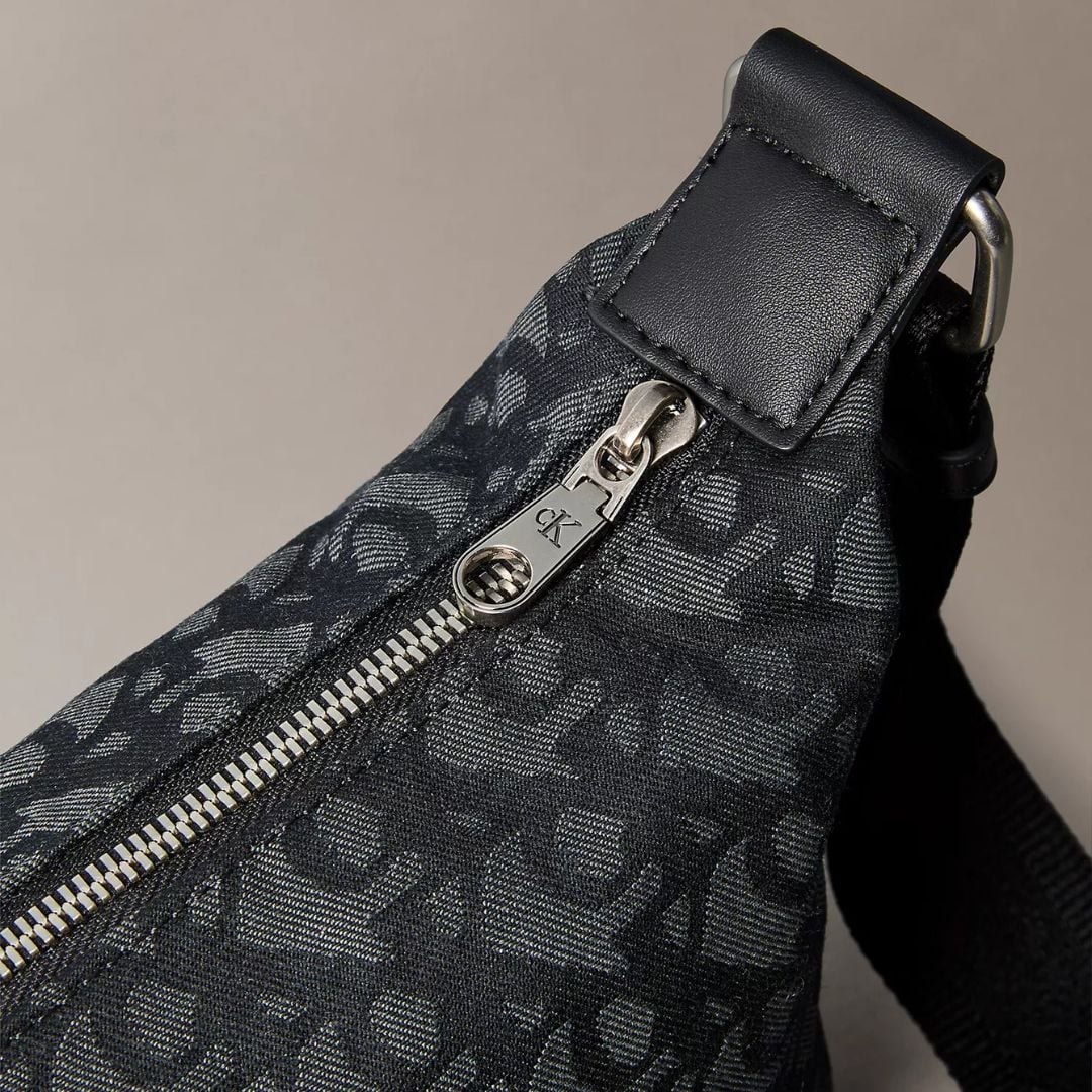 CARTERA CALVIN KLEIN MUJER SHOULDER BAG ULTRALIGHT NEGRO LOGO MONOGRAMA - 4
