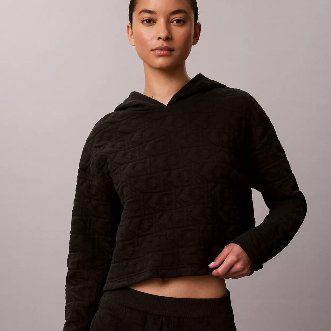 POLERA CALVIN KLEIN MUJER TERRY LOUNGE QUILTED HOODIE NEGRO MONOGRAMA - 1