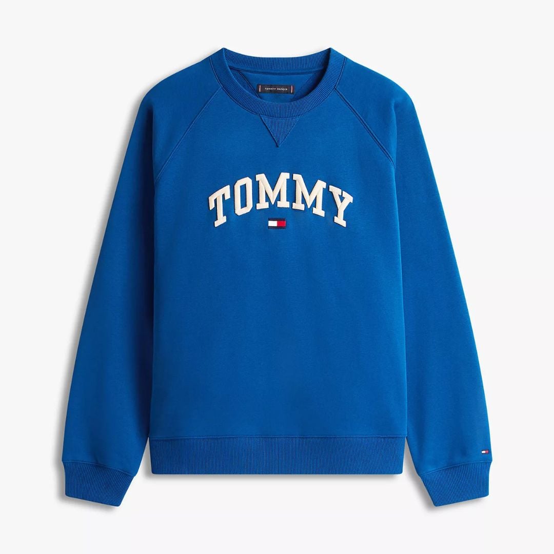 POLERA TOMMY HILFIGER HOMBRE VARSITY TOMMY LOGO AZUL RELAXED FIT - 5