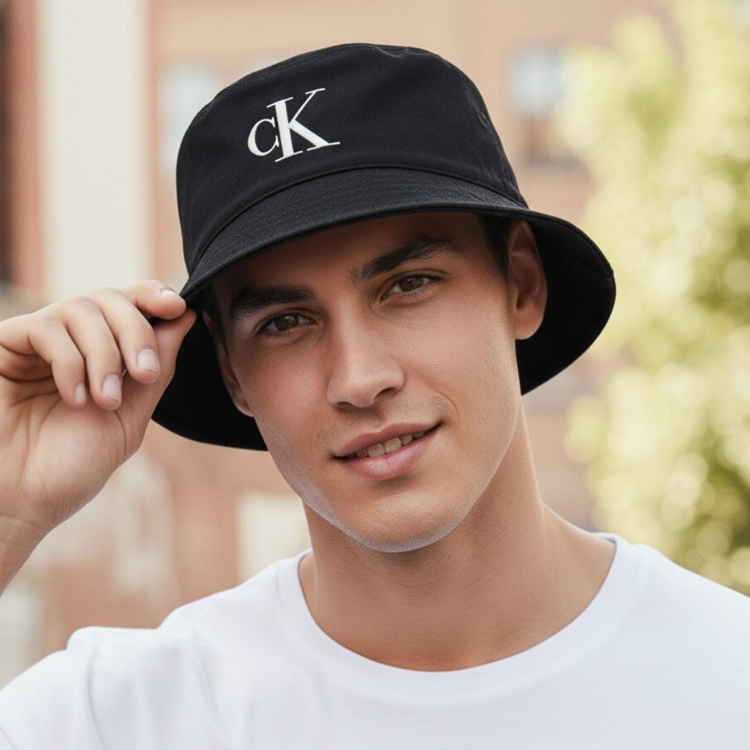 GORRA BUCKET CALVIN KLEIN UNISEX LOGO MONOGRAMA NEGRO BORDADO ESTILO URBANO - 2