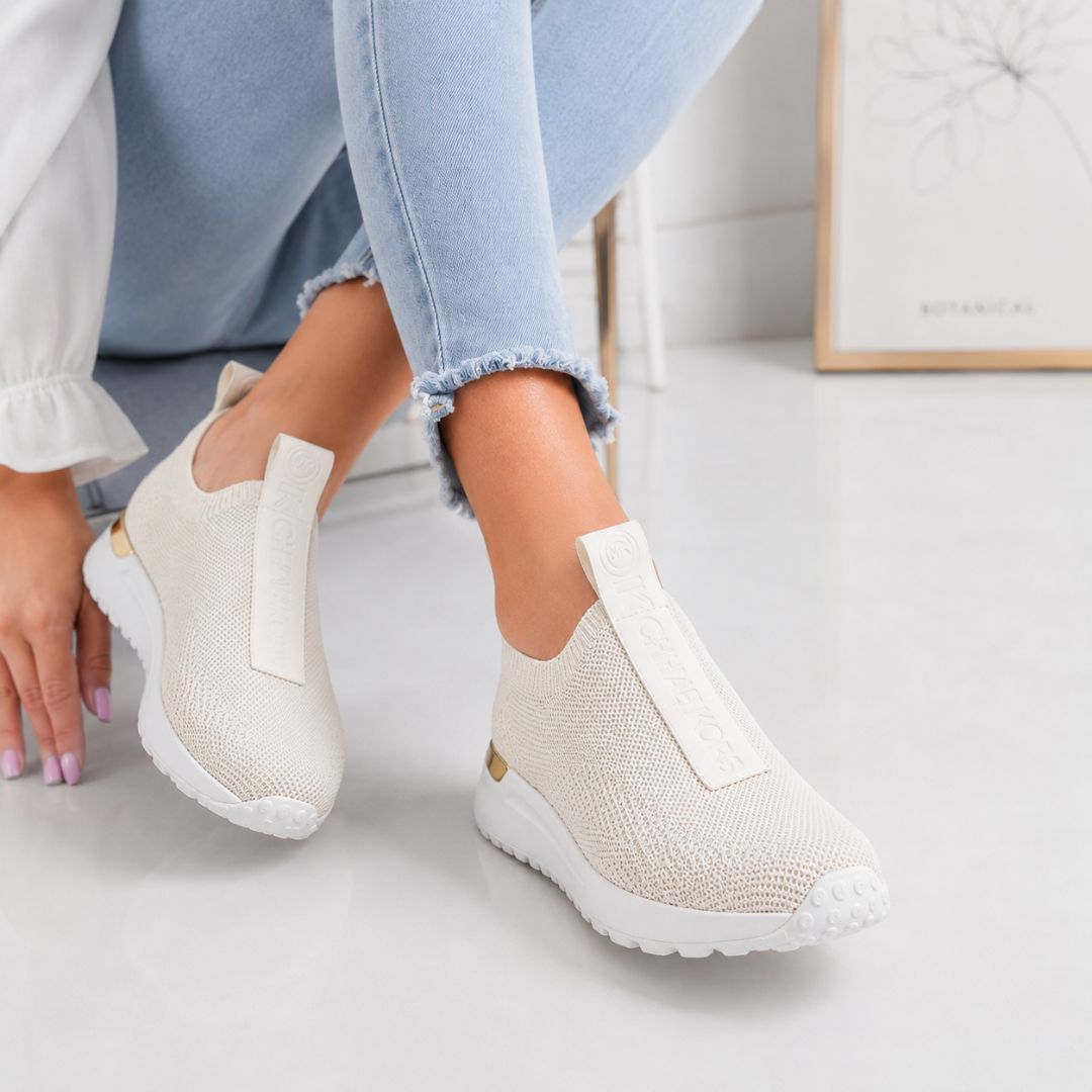 ZAPATILLAS MICHAEL KORS MUJER BODIE KNIT SLIP-ON TEJIDO ELÁSTICO BEIGE - 5