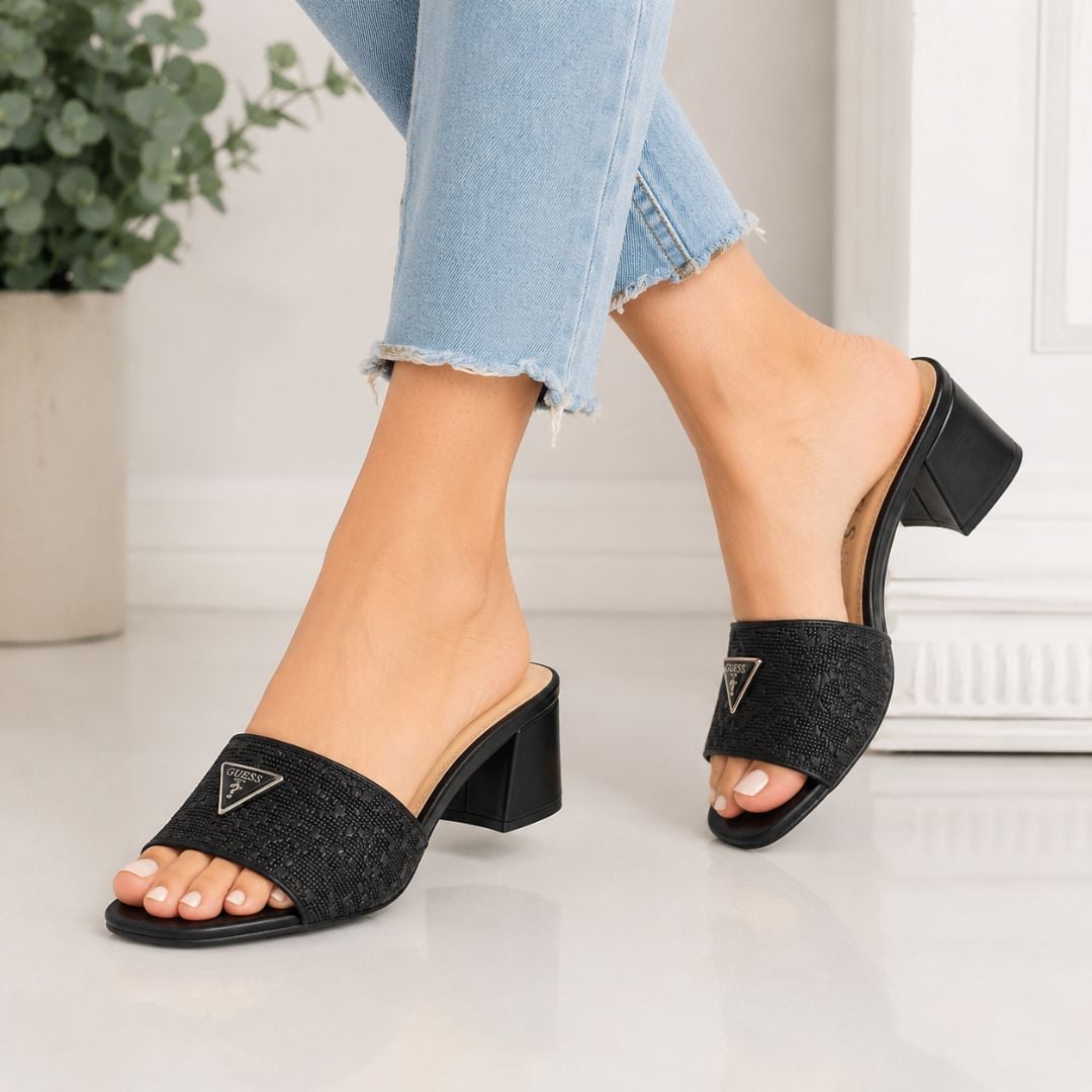 SANDALIAS GUESS MUJER GABLES TACÓN MONOGRAMA QUATTRO G LOGOTIPO TRIANGULAR NEGRO - 6