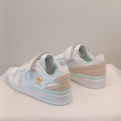 ZAPATILLA FORUM LOW WHITE/BLUE_GW4369_AD