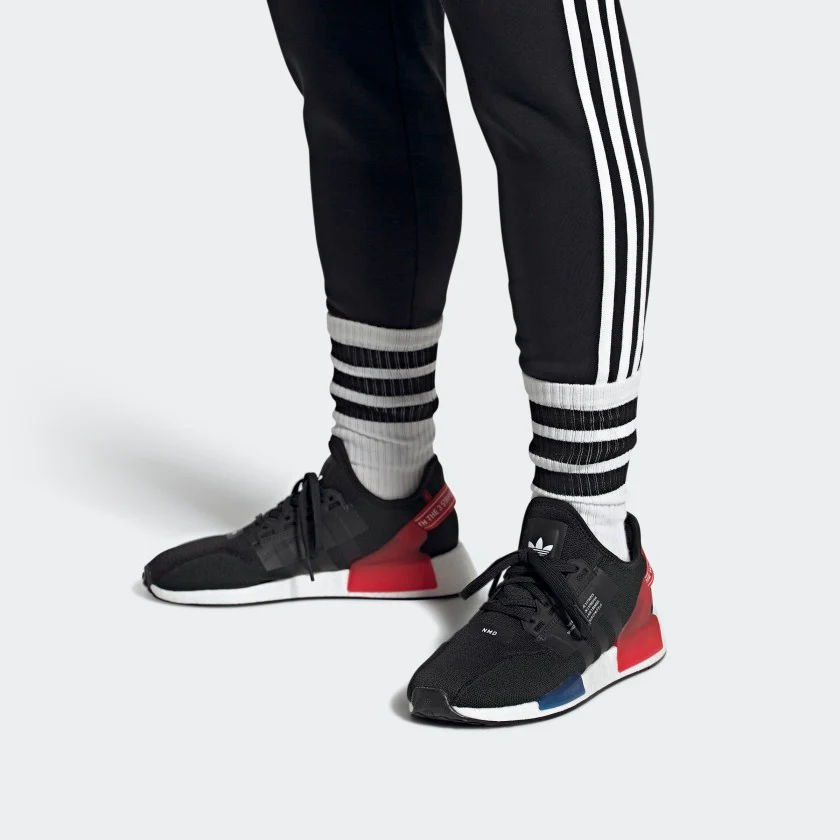 ZAPATILLA ADIDAS NMD R1V2 CORE BLACK_GY6162_AD