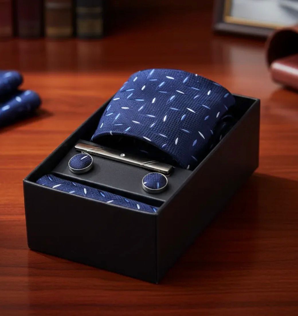 SET CORBATA PISA CORBATA GEMELOS Y PAÑUELO AZUL CON FIGURAS - 2