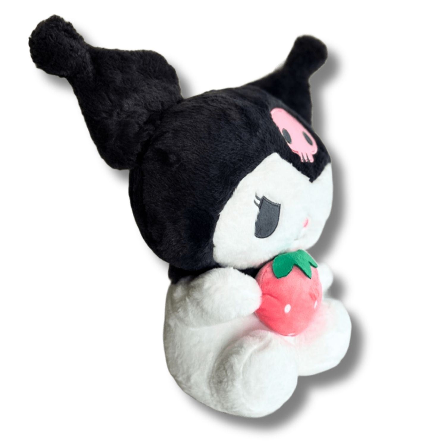 PELUCHE KUROMI CON FRESA 50 CM - 2