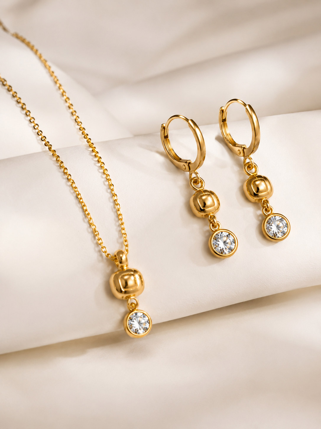 COLECCIÓN GÉMINA CRISTAL – SET COLLAR + ARETES YANBAL - 2