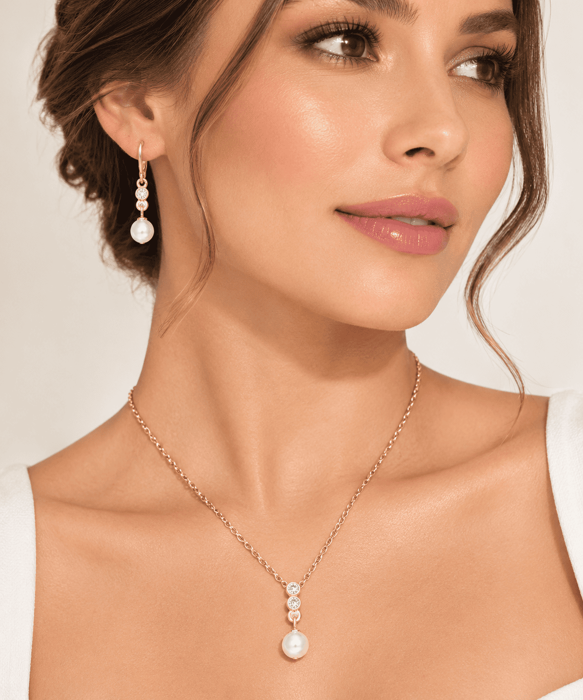 SET DE COLLAR Y ARETES NUVIA DE YANBAL - 2