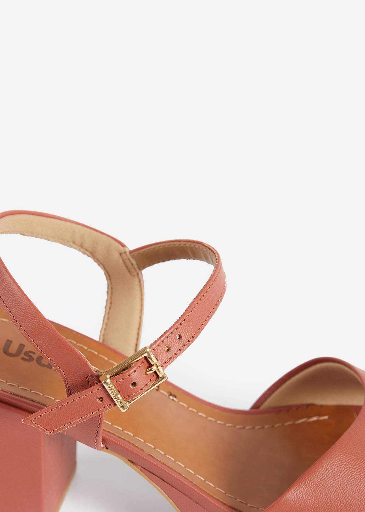 SANDALIAS MUJER USAFLEX CUERO ROJO VERANO TACÓN PLATAFORMA CON HEBILLA USA AE3401ROJ - 2