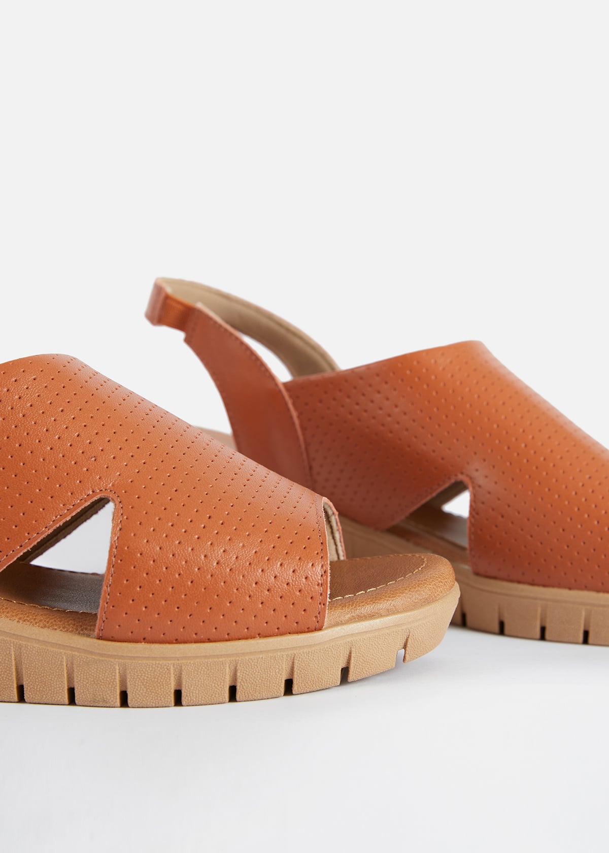 SANDALIAS MUJER USAFLEX CUERO CARAMELO VERANO TACÓN PLATAFORMA CON ELÁSTICO USA AE0502CAR - 2