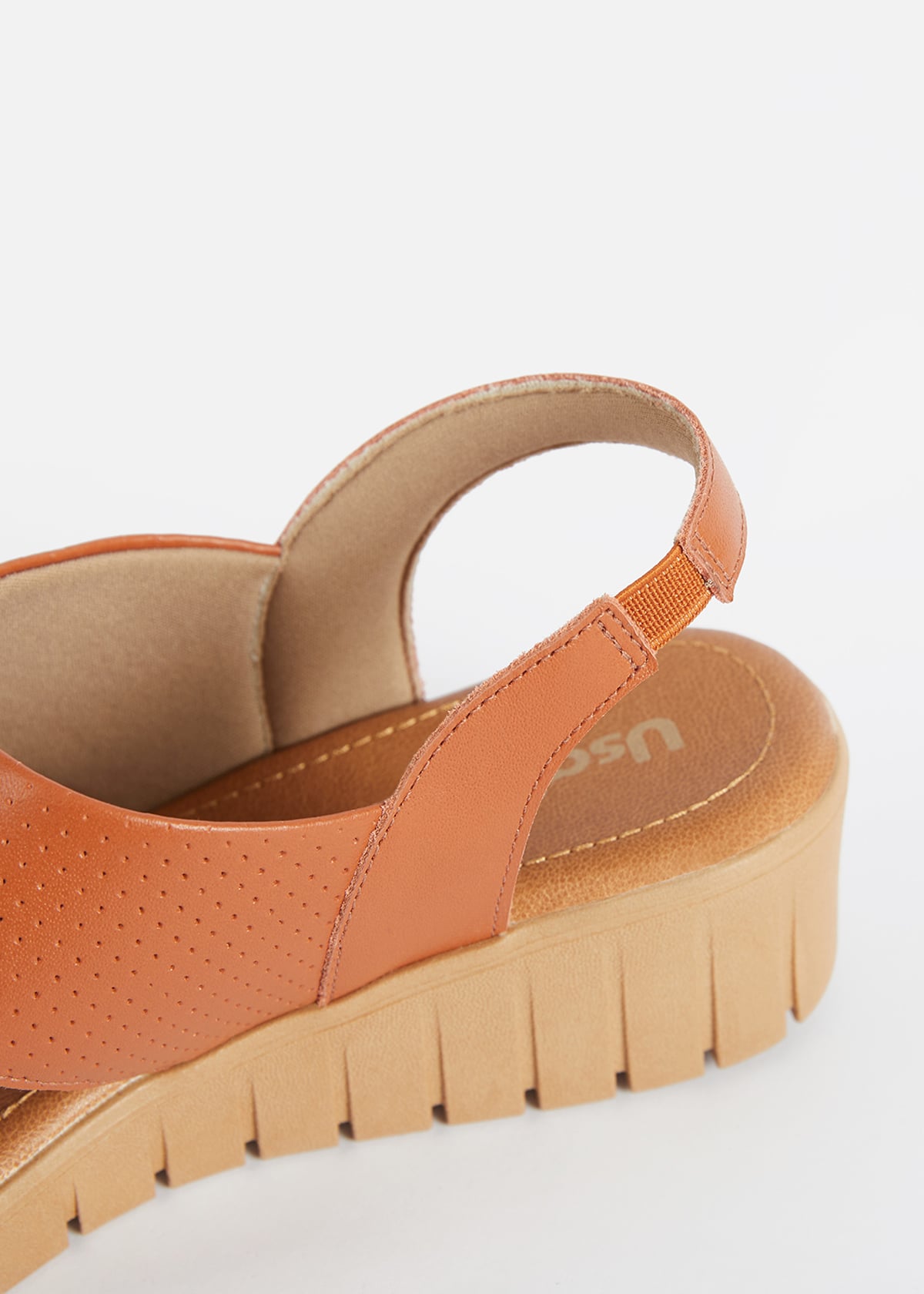 SANDALIAS MUJER USAFLEX CUERO CARAMELO VERANO TACÓN PLATAFORMA CON ELÁSTICO USA AE0502CAR - 4