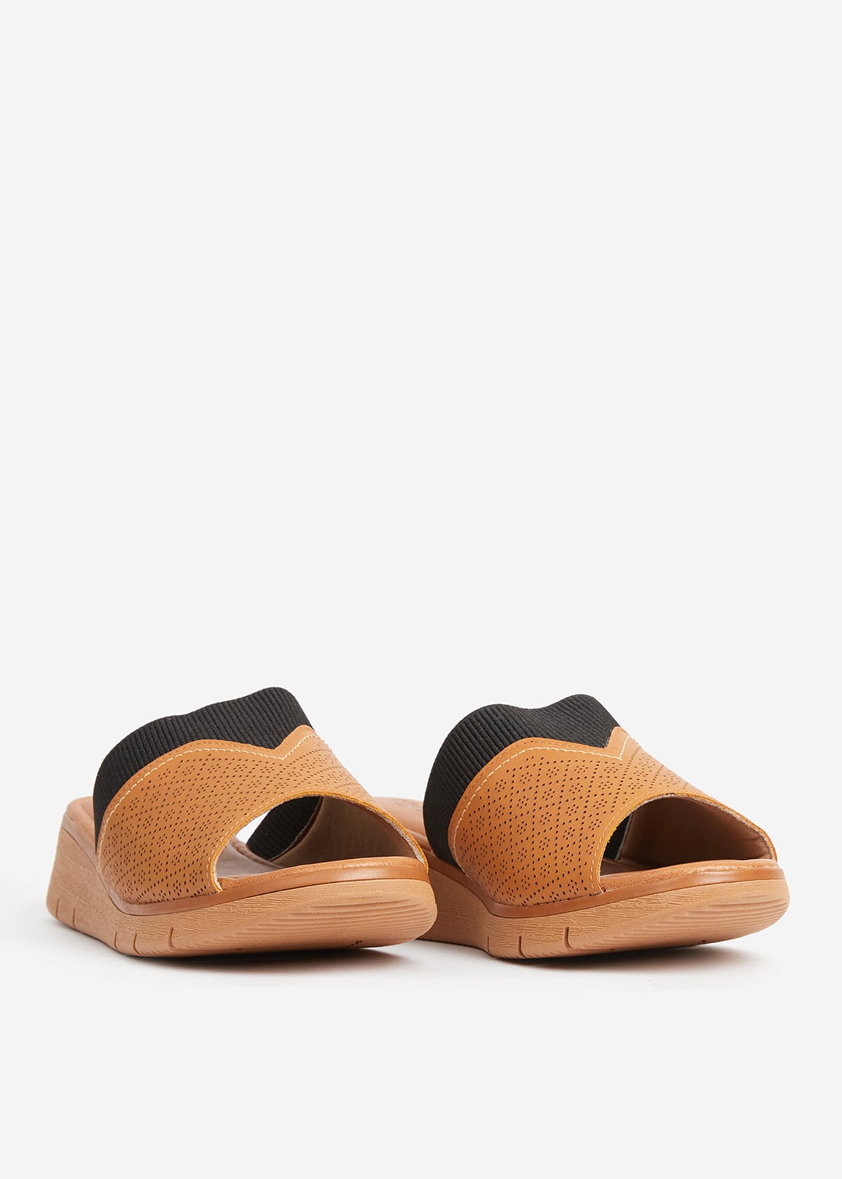 SANDALIAS MUJER USAFLEX CUERO MOSTAZA TACÓN PLATAFORMA CON DETALLES LÁSER USA AD1910MOS - 2