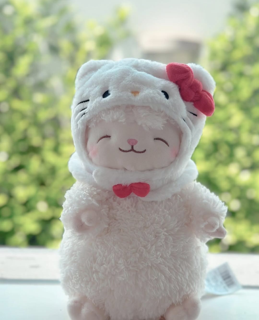 PELUCHE CORDERO CON TULIPAN HELLO KITTY - 2