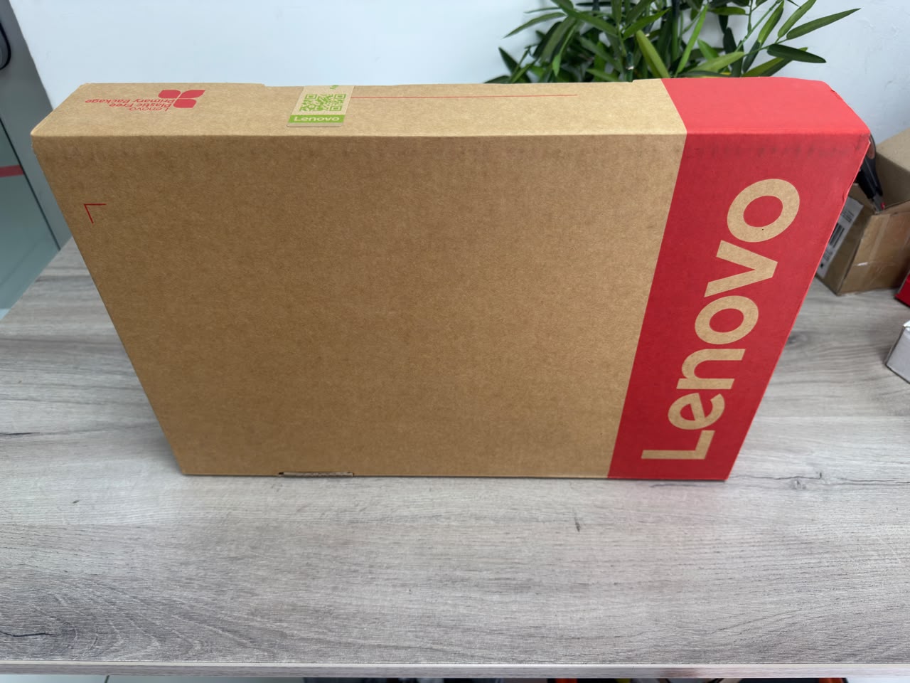 LENOVO E14 GEN 7 16 GB DDR5 - 256 SSD - PRECINTADO - 3